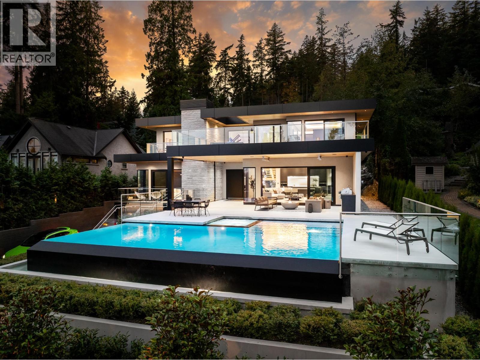 449 HILLCREST STREET