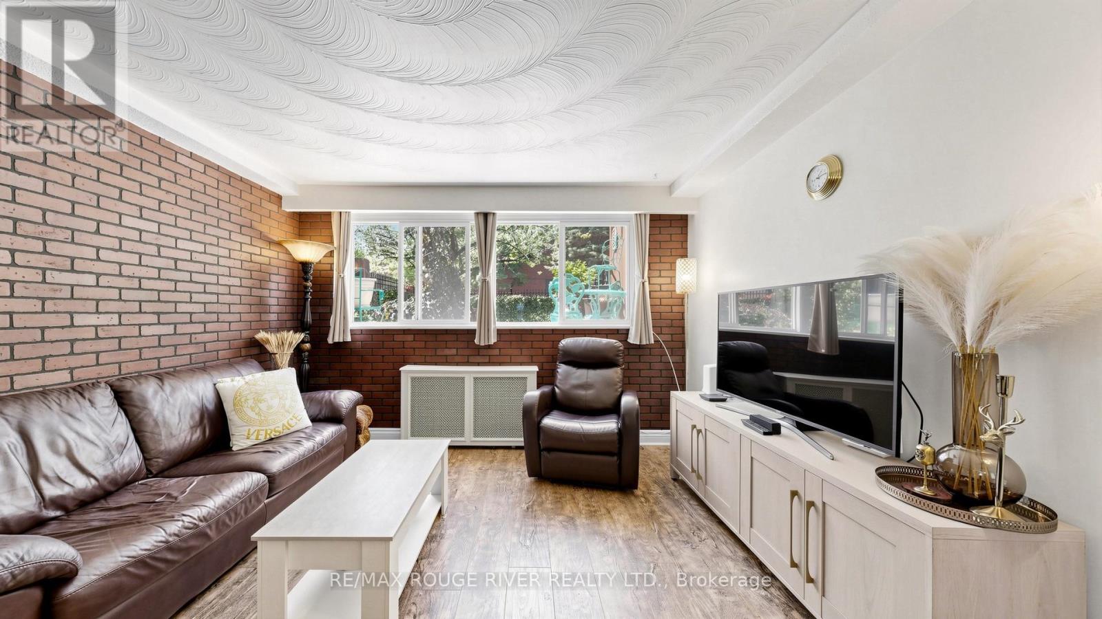 263 OAK PARK AVENUE