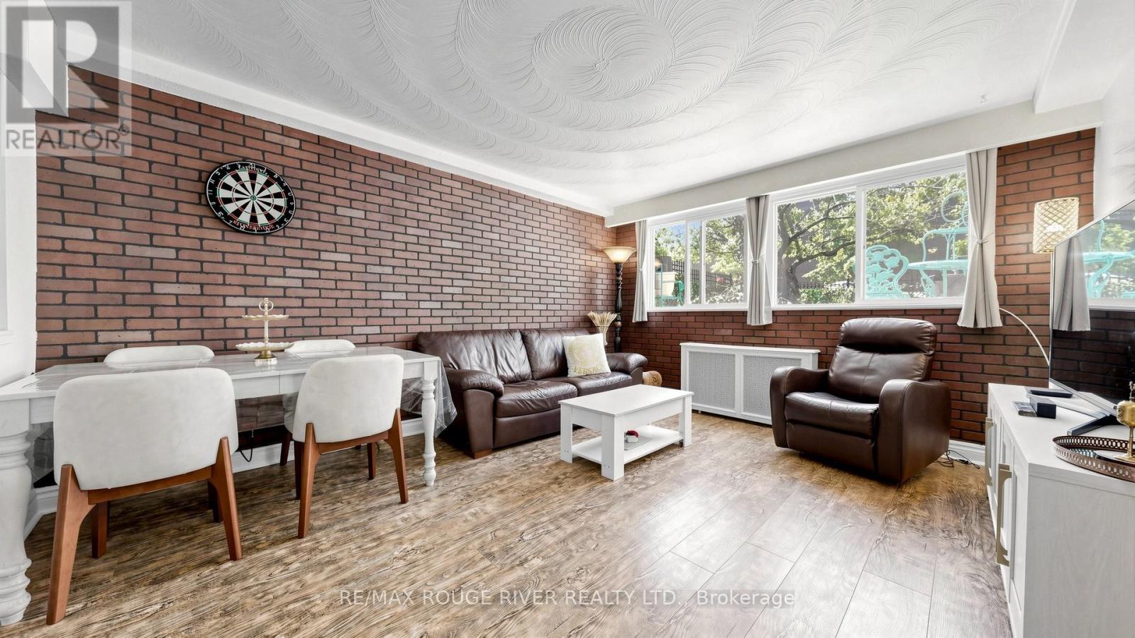 263 OAK PARK AVENUE