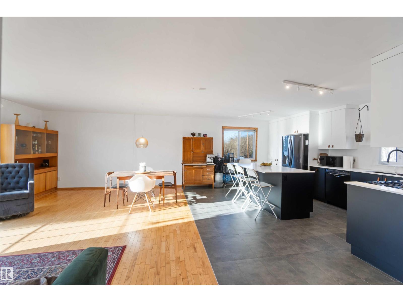 #117 51022 RGE ROAD 221