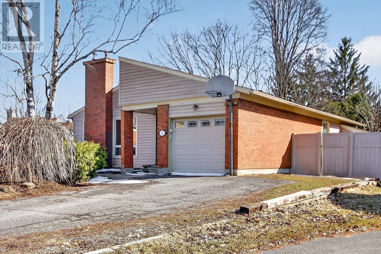 14 JALNA COURT