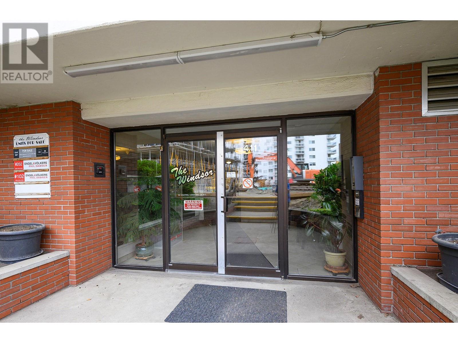411 NICOLA Street Unit# 302