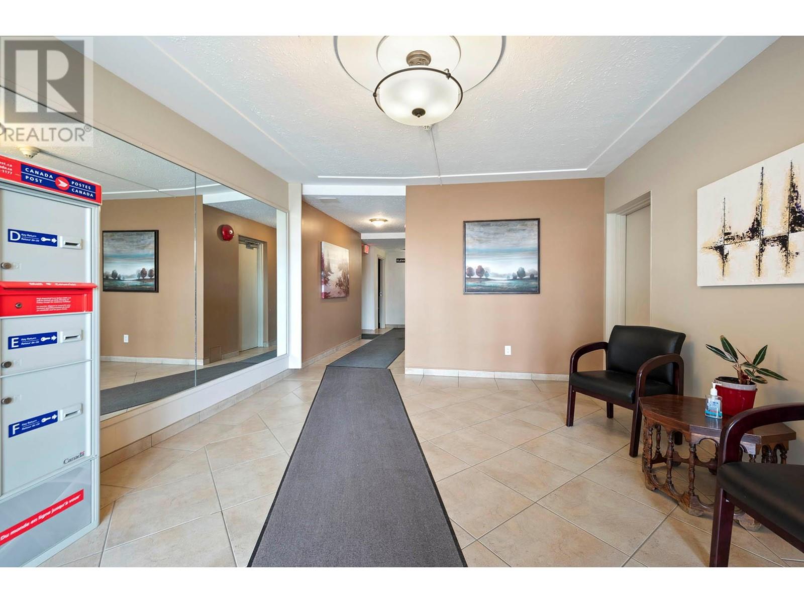 411 NICOLA Street Unit# 302