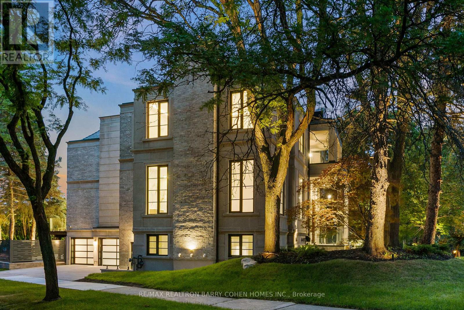 27 PENWOOD CRESCENT