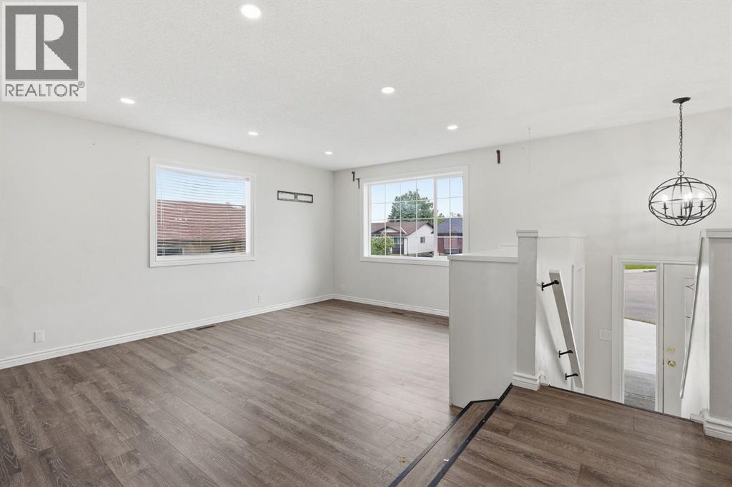 28 Fallingworth Court NE