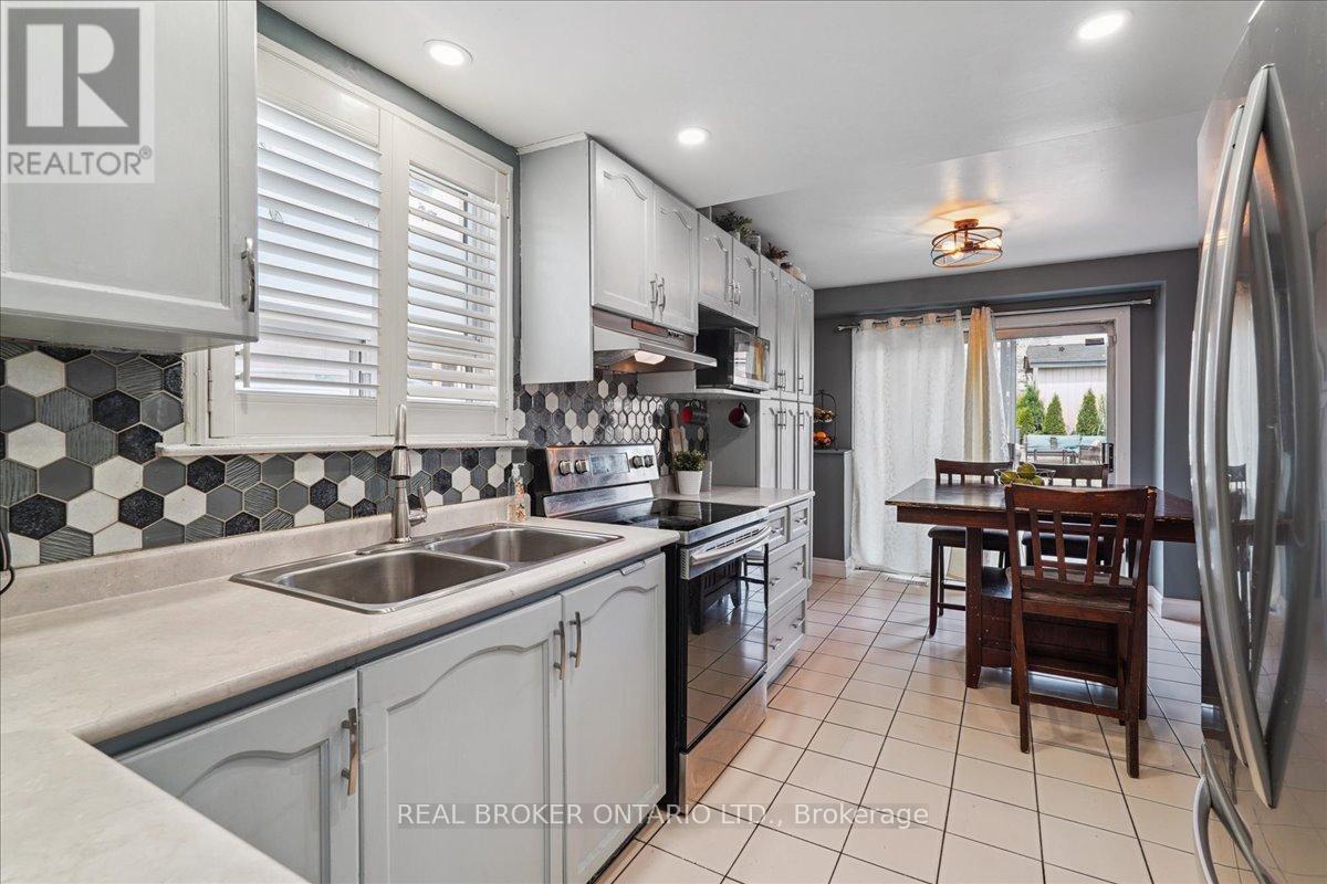 3106 REDBANK CRESCENT
