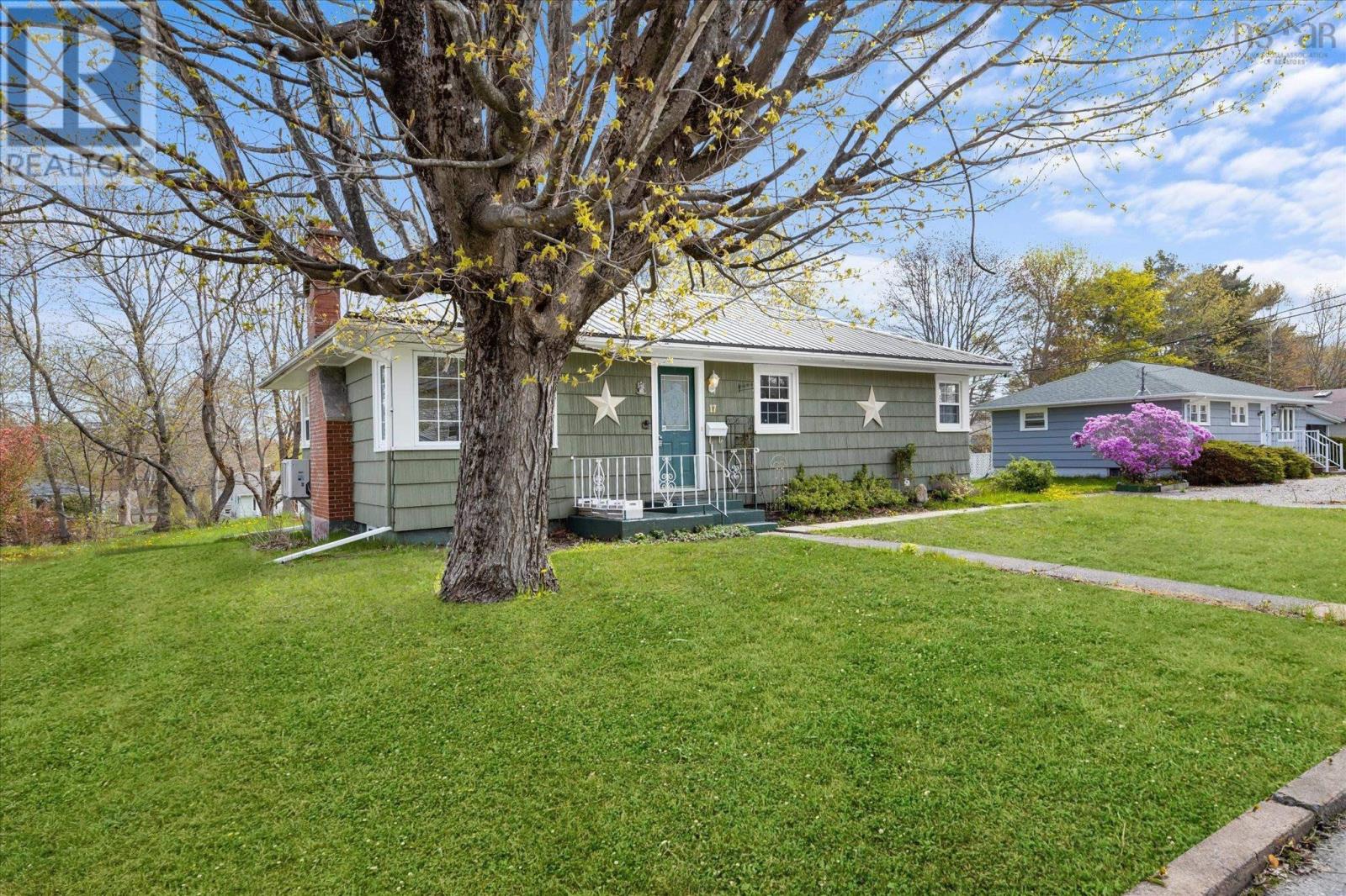 17 Parkdale Avenue