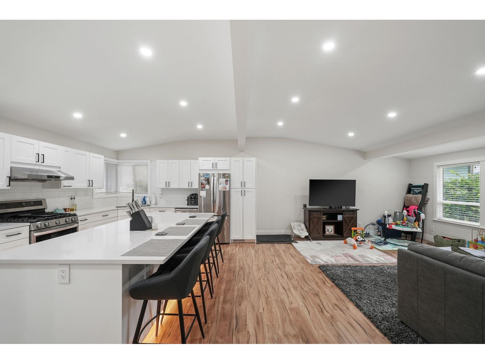 8057 WAXBERRY CRESCENT