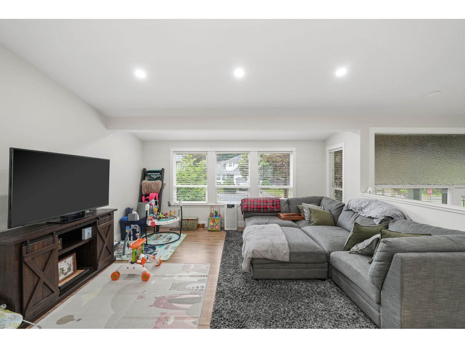 8057 WAXBERRY CRESCENT