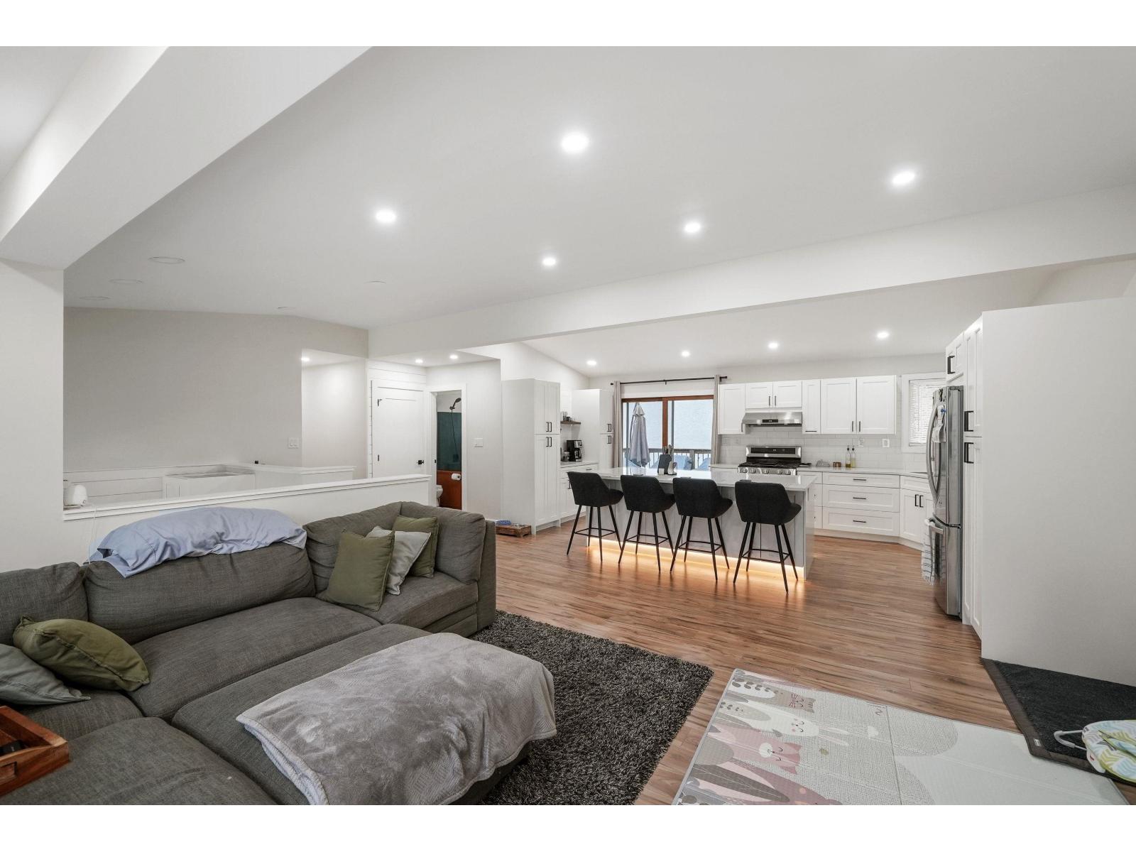 8057 WAXBERRY CRESCENT