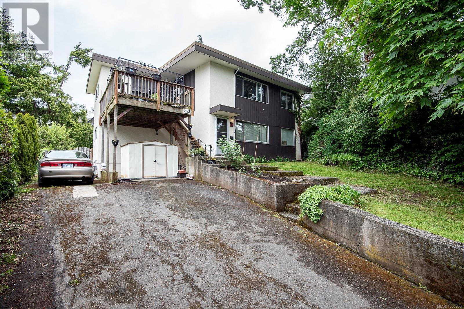 651 Admirals Rd