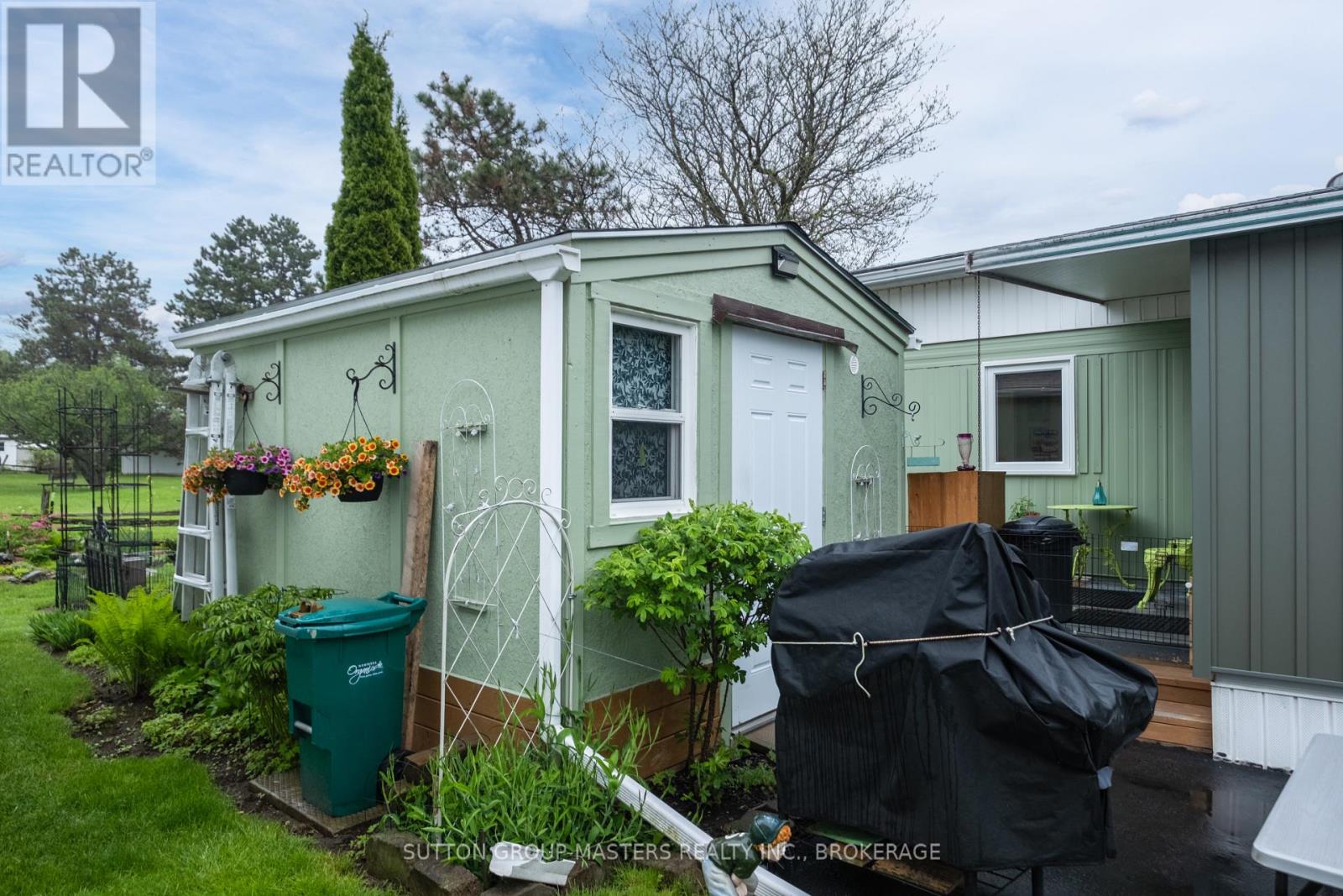 7 WENTWORTH DRIVE