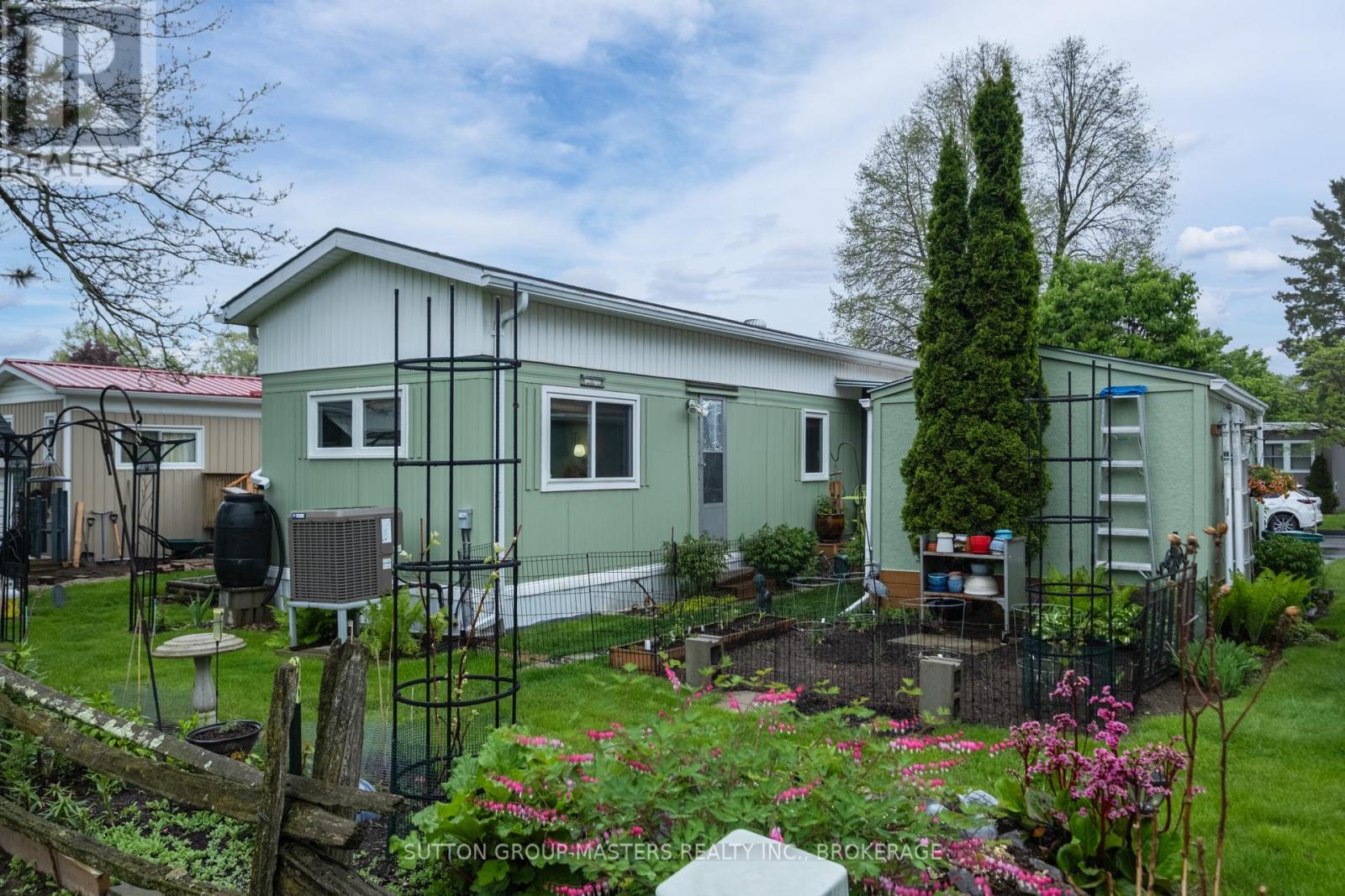 7 WENTWORTH DRIVE