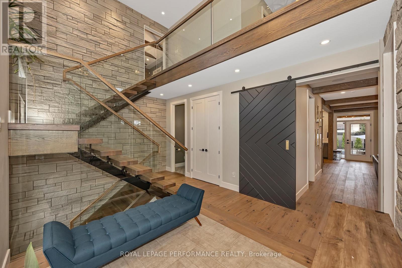 544 NEIGHBOURHOOD WAY