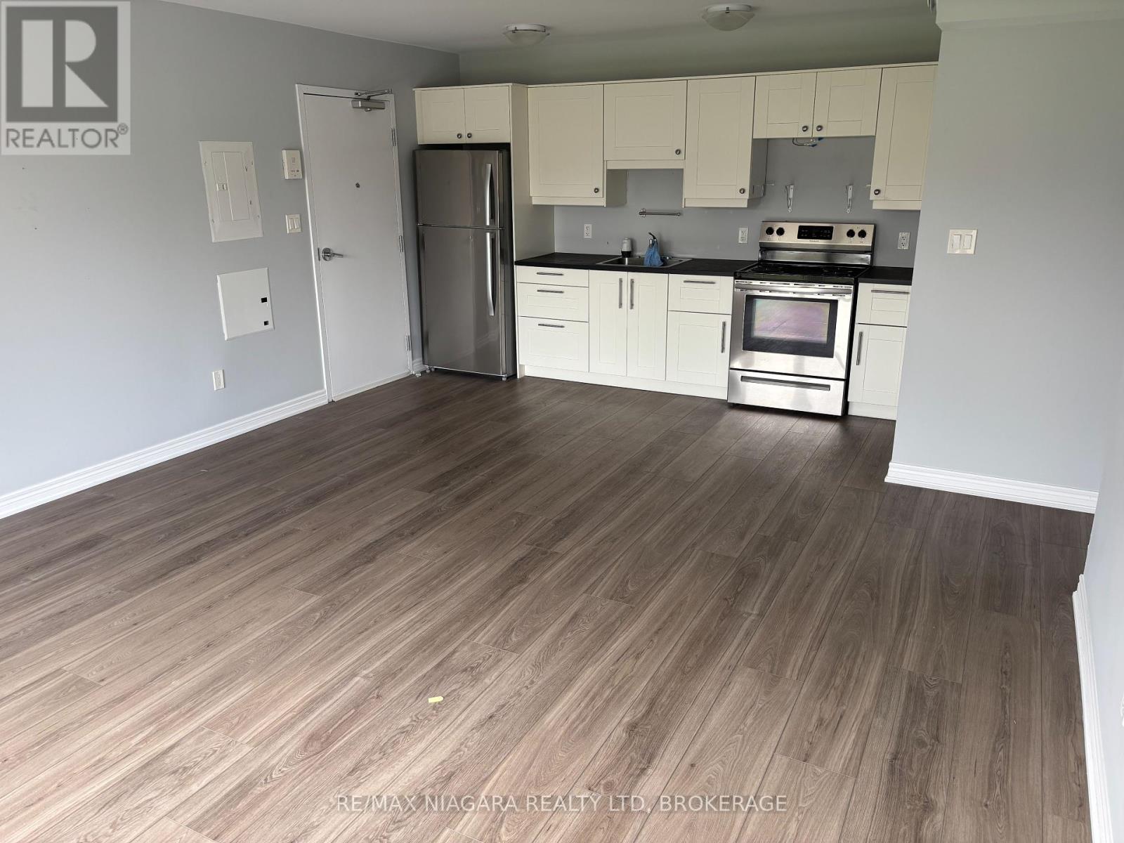 6 - 2622 STEVENSVILLE ROAD