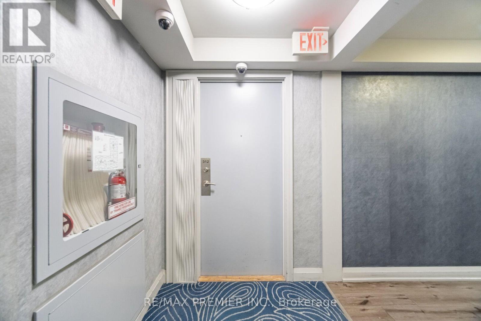312 - 80 ESTHER LORRIE DRIVE