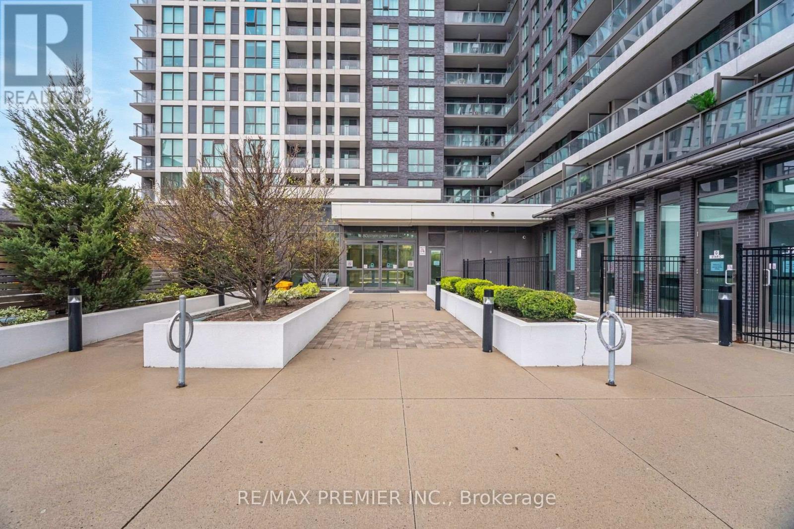 312 - 80 ESTHER LORRIE DRIVE