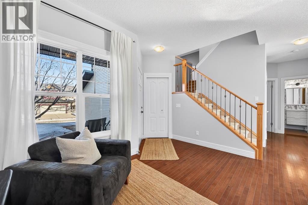 29 Cougarstone Manor SW