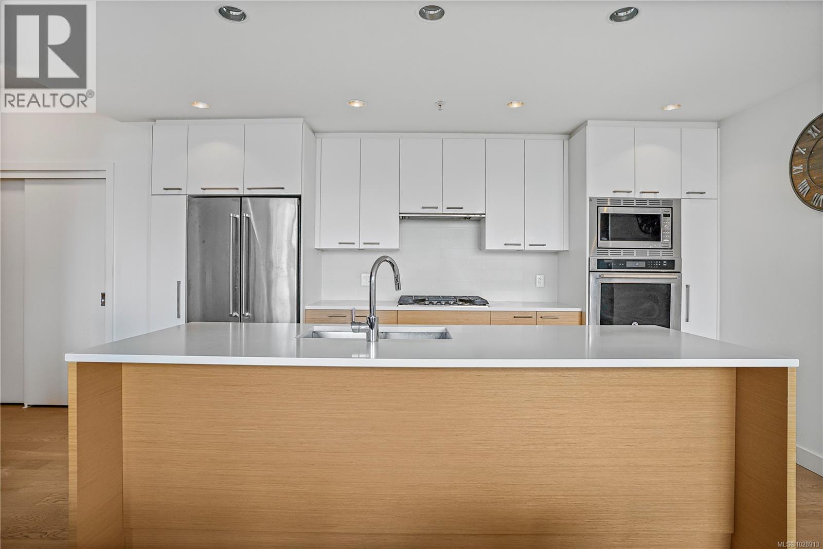 402 4011 Rainbow Hill Lane