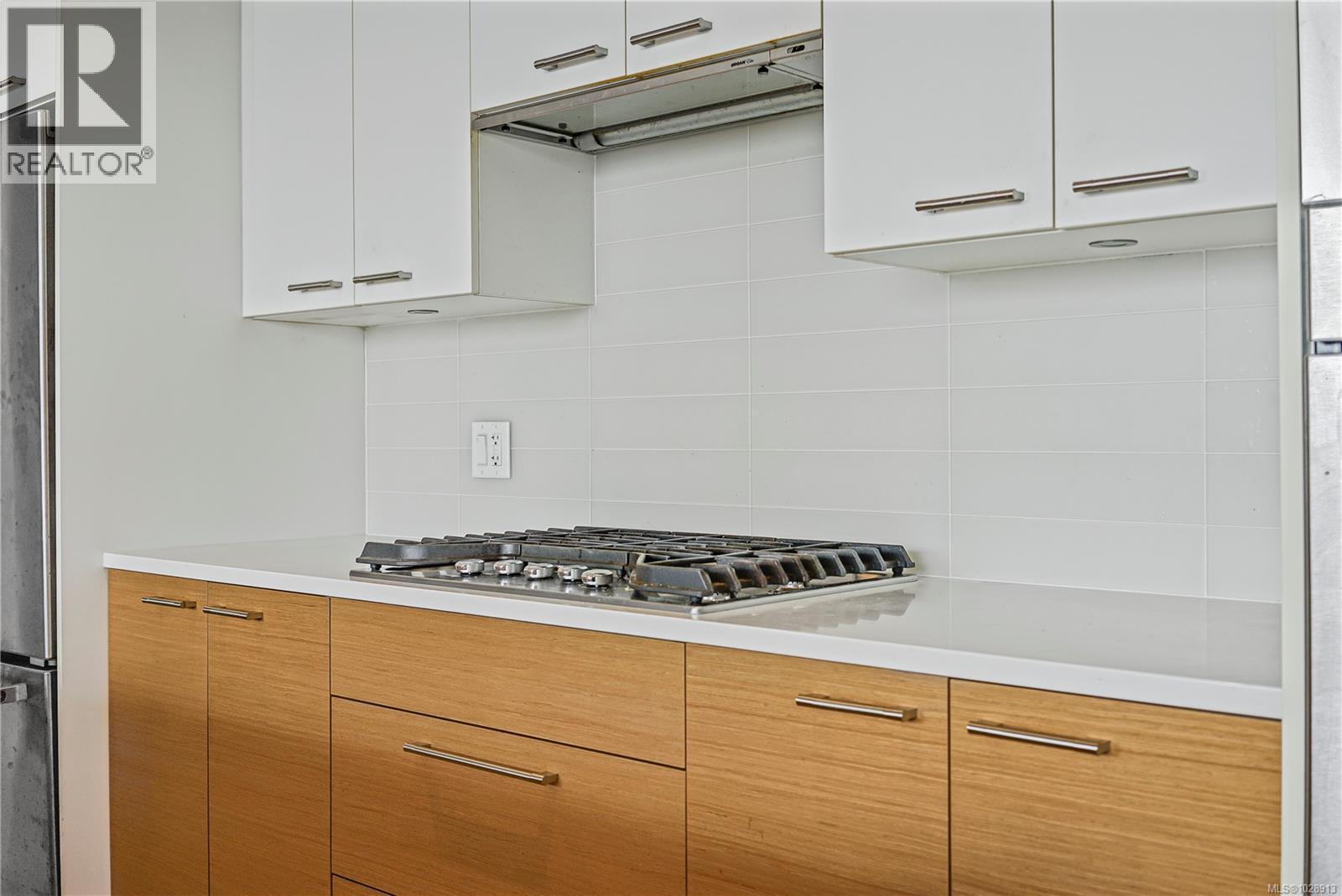 402 4011 Rainbow Hill Lane