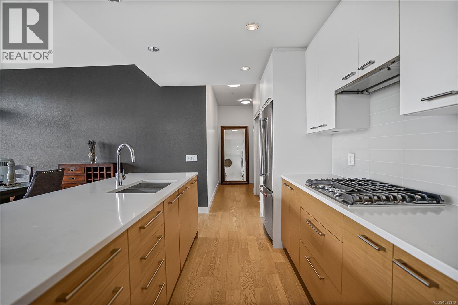 402 4011 Rainbow Hill Lane