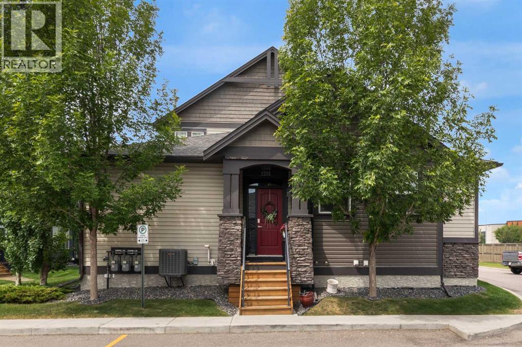 1201, 110 Coopers Common