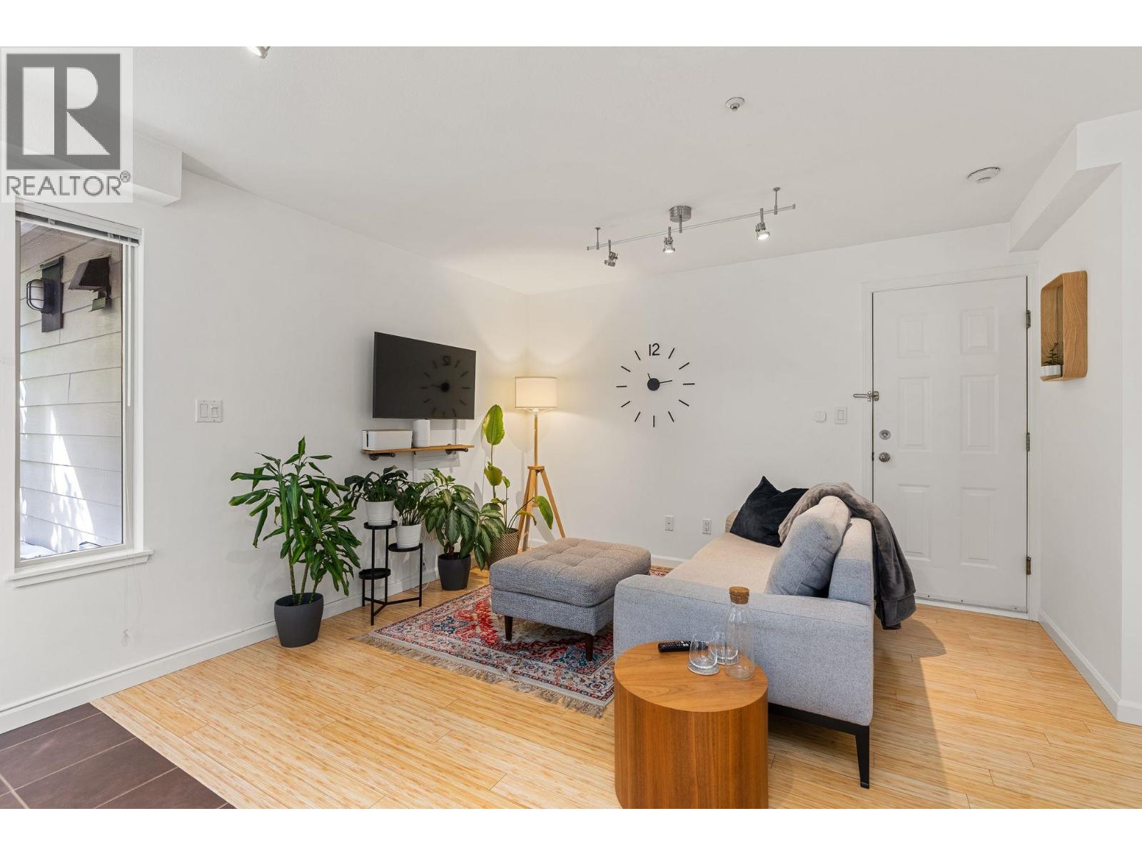 203 755 W 15TH AVENUE