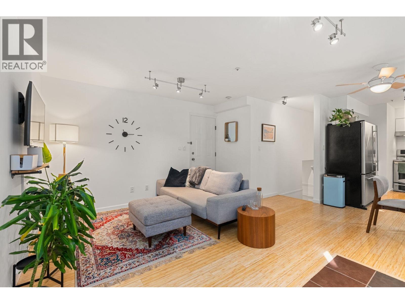 203 755 W 15TH AVENUE