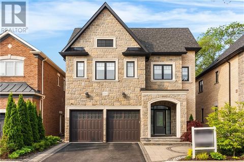 114 WATERVIEW Common Oakville ON L6L0E7