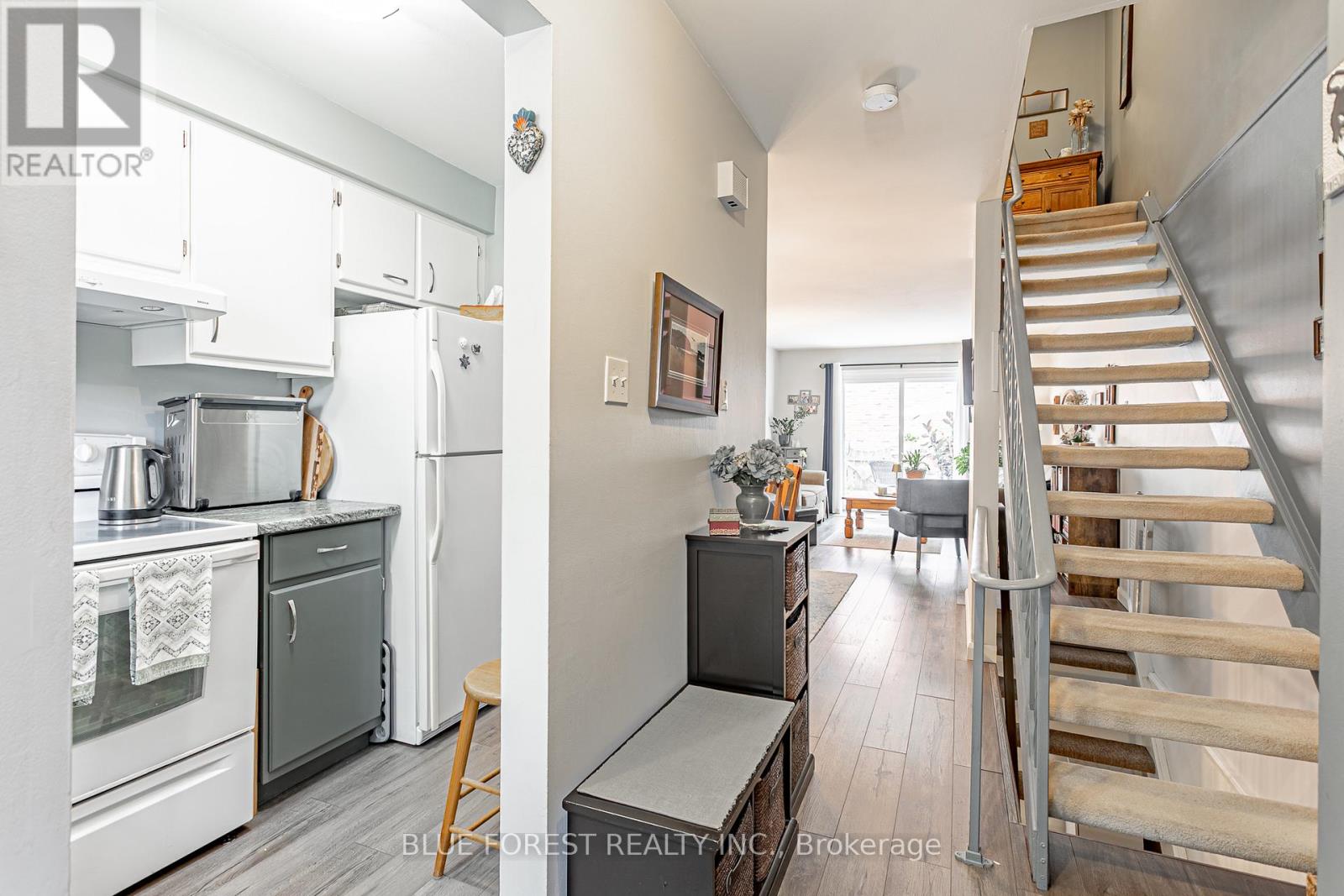 50 - 1385 COMMISSIONERS ROAD W