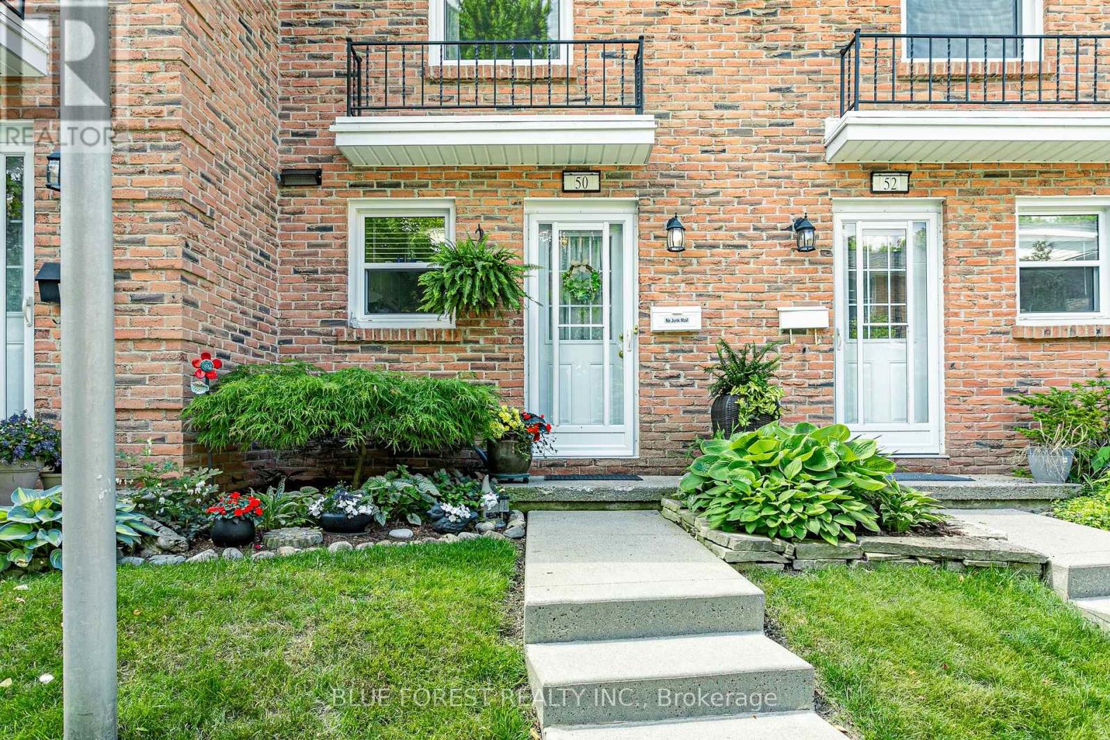 50 - 1385 COMMISSIONERS ROAD W