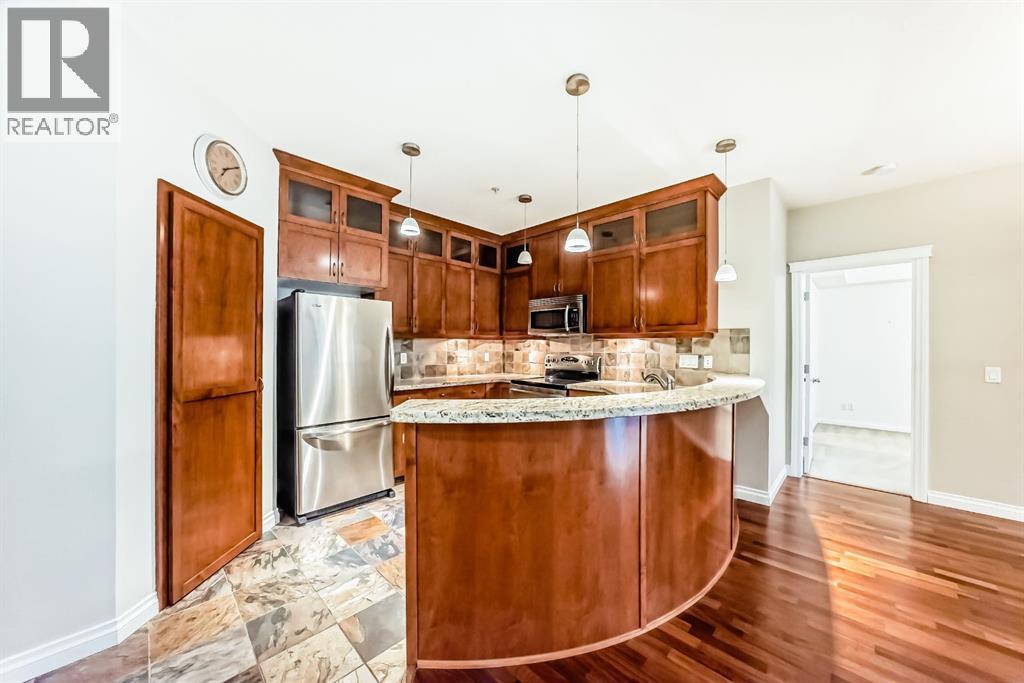 106, 6 Hemlock Crescent SW