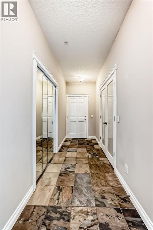 106, 6 Hemlock Crescent SW