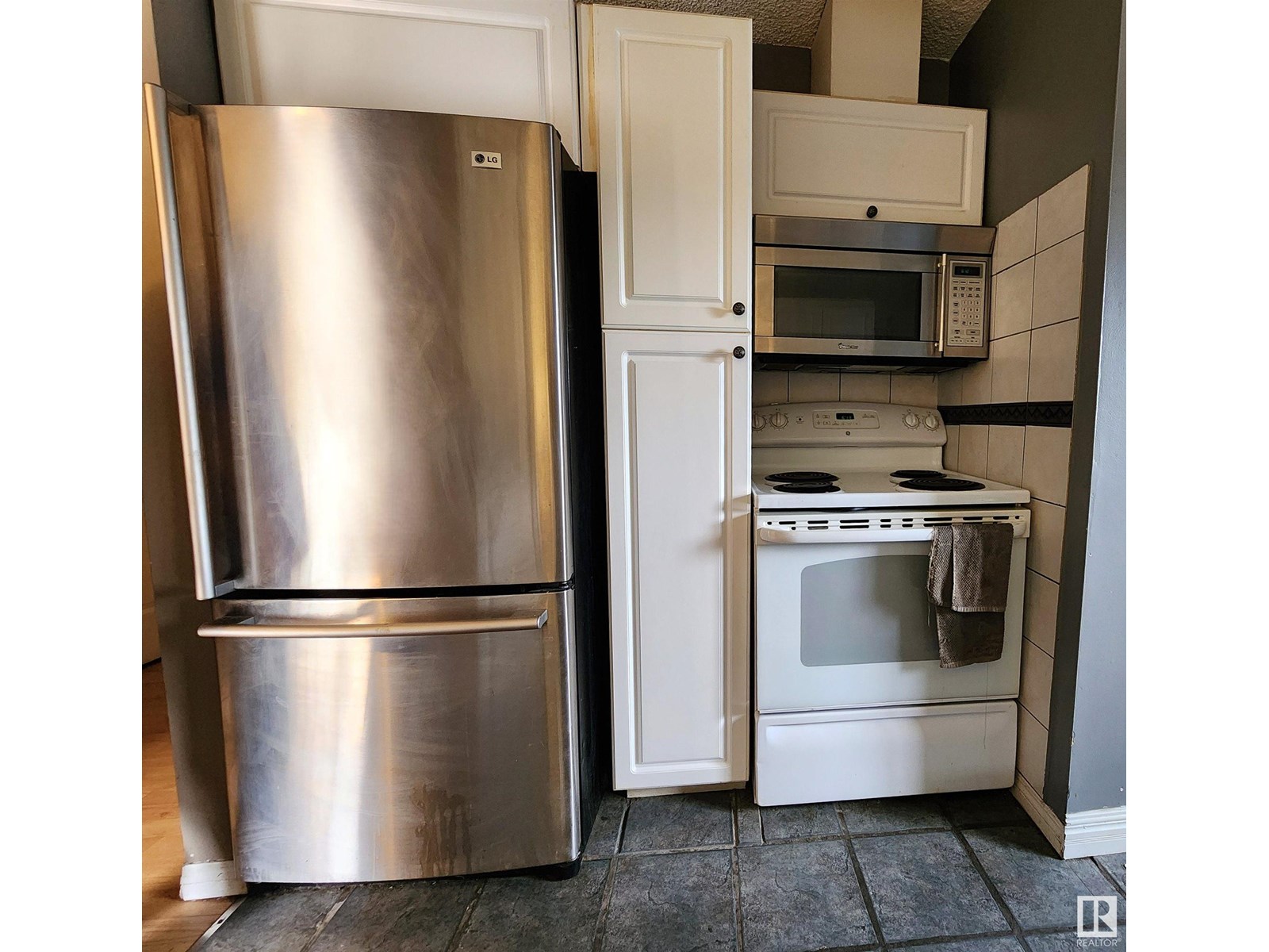 3014 132 AV NW