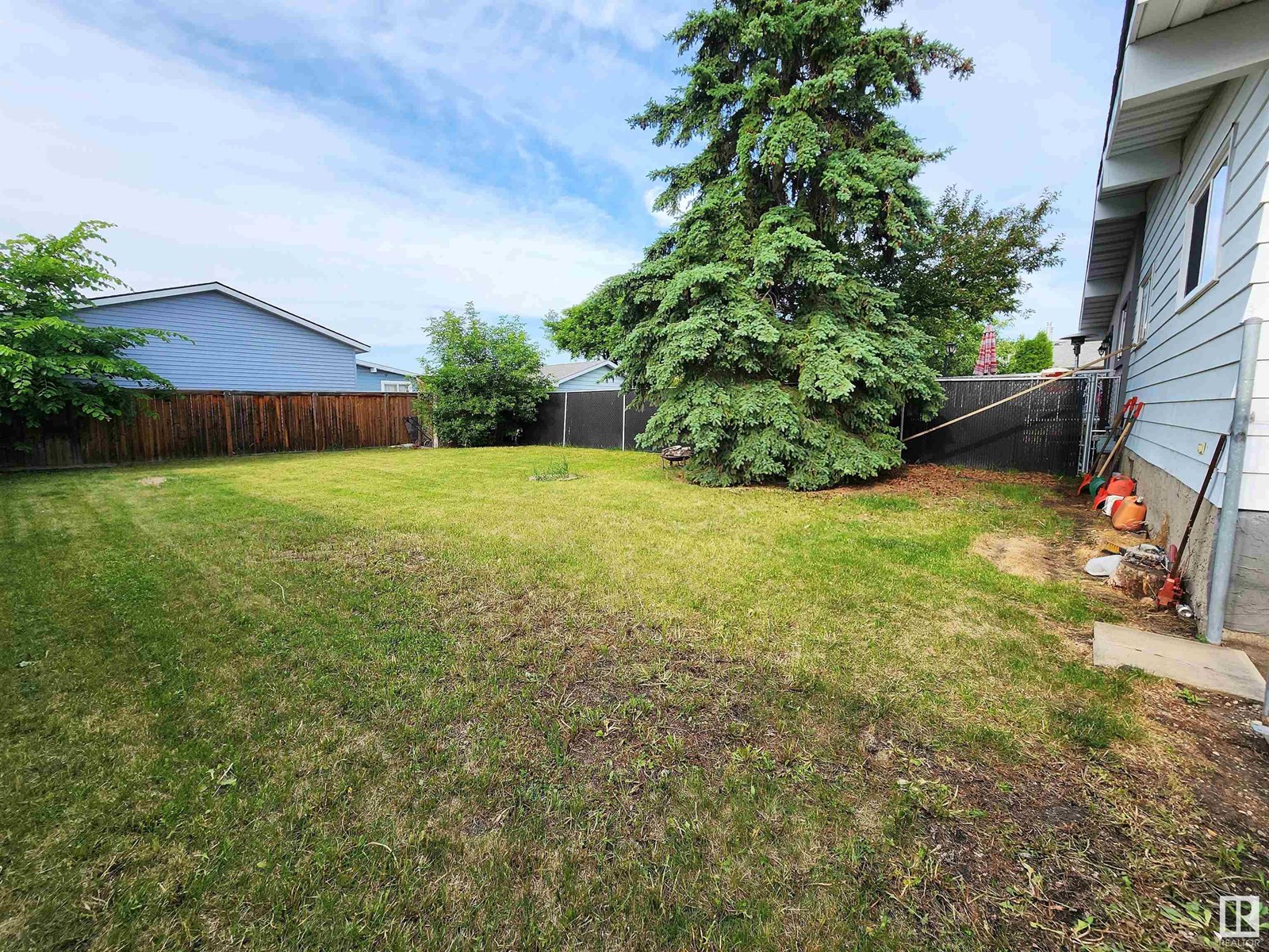3014 132 AV NW