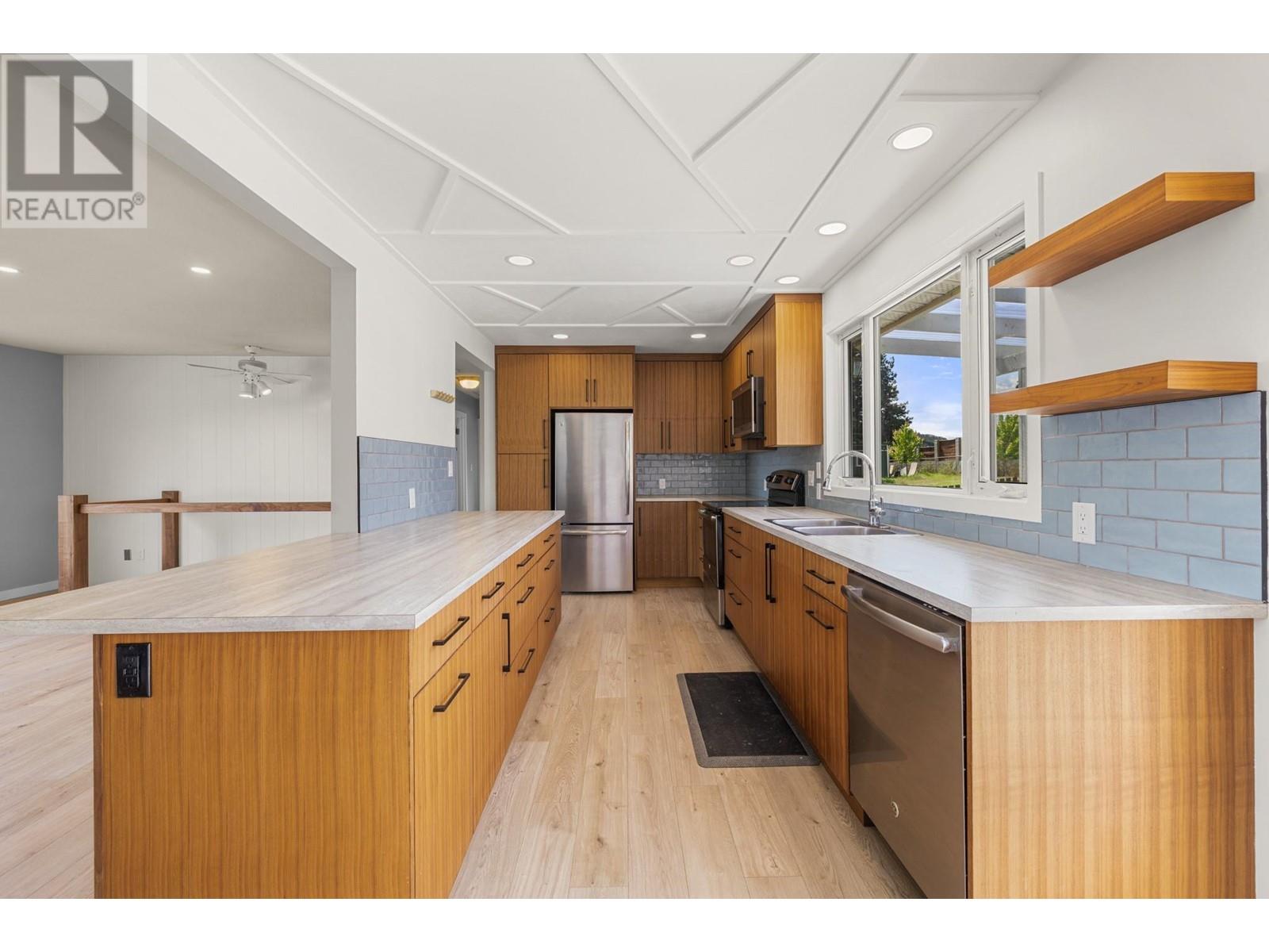 2865 Lower Glenrosa Road