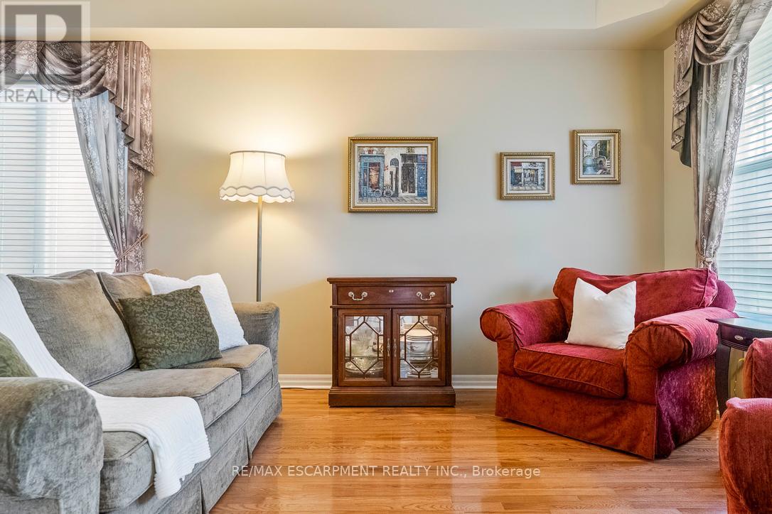 2464 PEBBLESTONE COURT