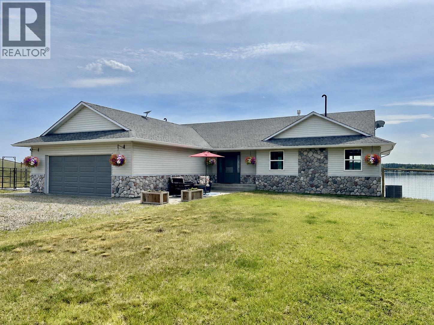 8569 SKYLINE DRIVE