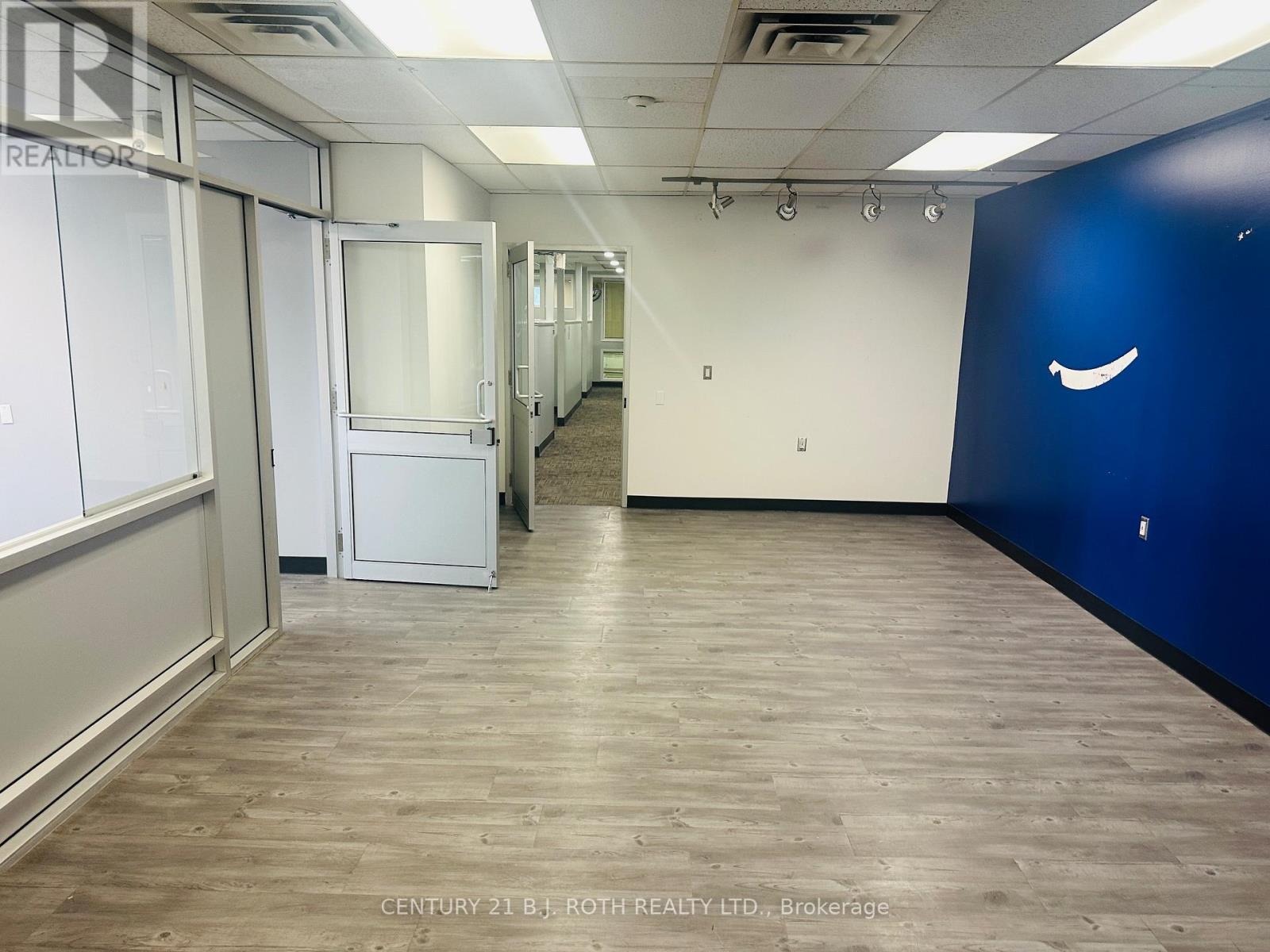301,302,303 - 34 SIMCOE STREET