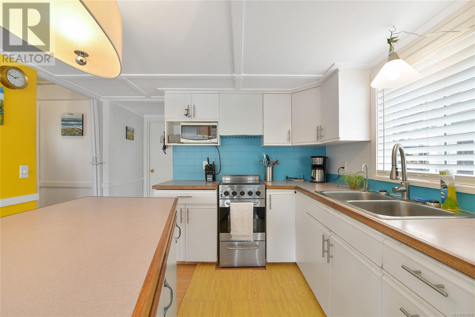 5 1765 Cowichan Bay Rd