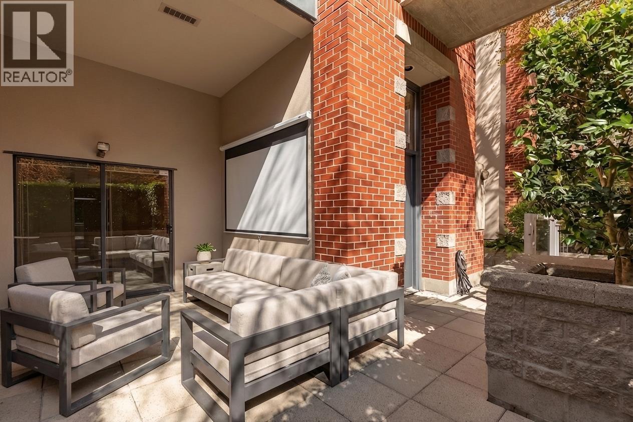 102 2228 MARSTRAND AVENUE