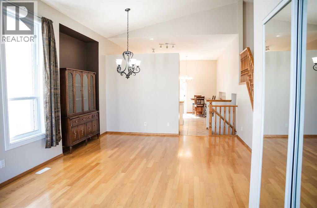 445 Rocky Ridge Bay NW