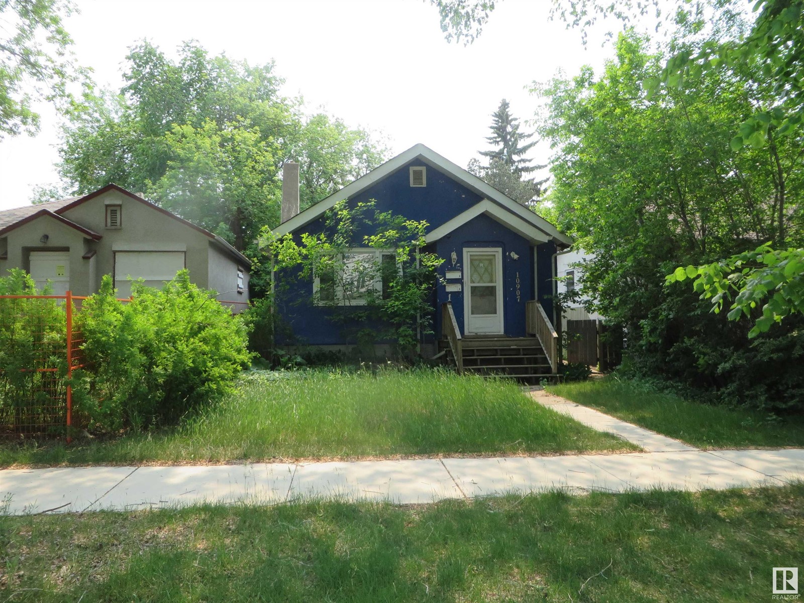 10907 79 AV NW