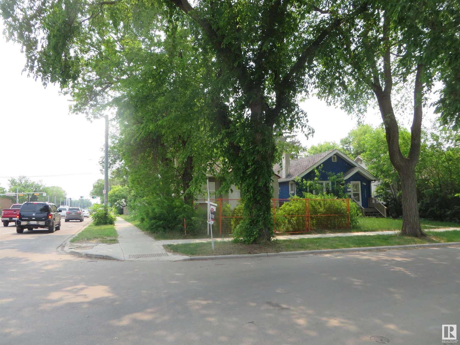 10907 79 AV NW