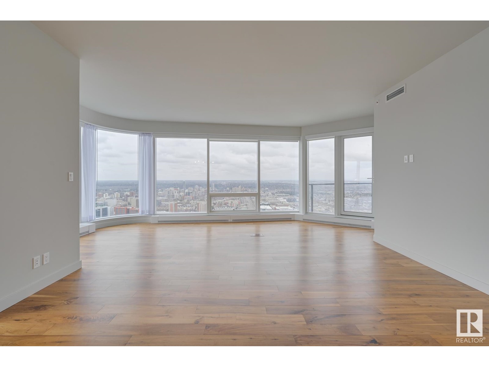 #4106 10360 102 ST NW