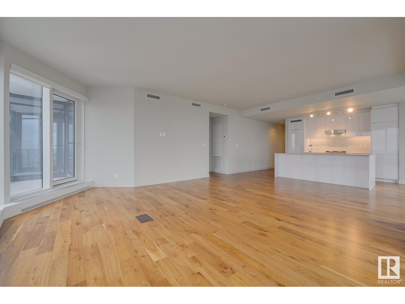 #4106 10360 102 ST NW