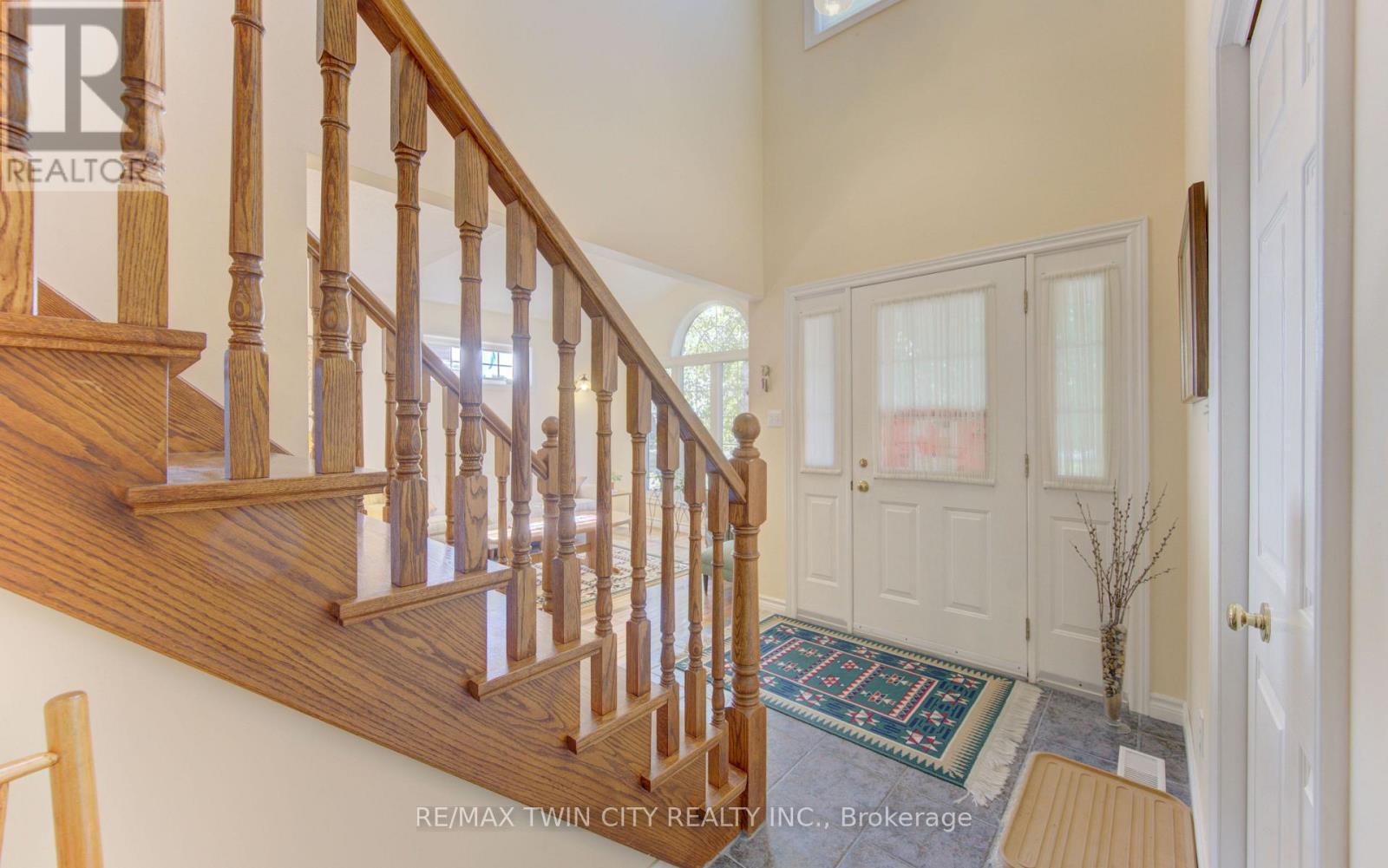 26 EBY CRESCENT