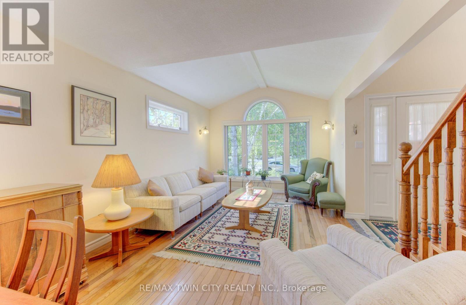 26 EBY CRESCENT