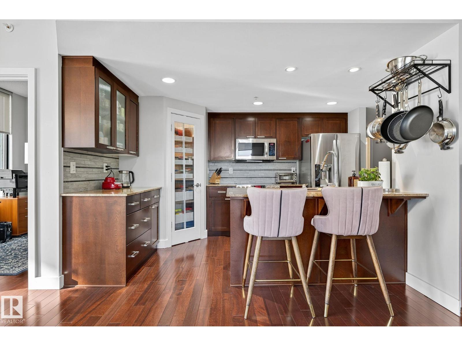 #401 10028 119 ST NW