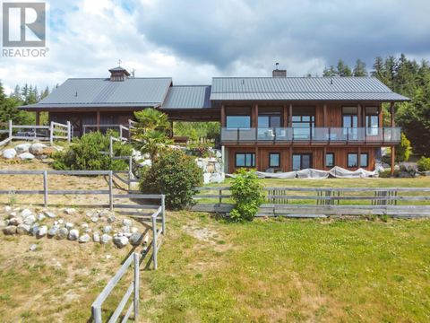 2247 PIXTON ROAD Roberts Creek BC V0N2W5